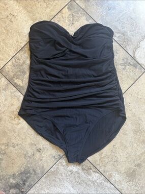 Anne Cole Black Twist-Front Ruched One-Piece Swimsuit